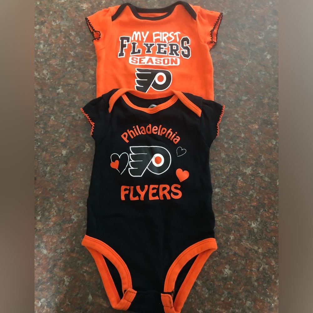 NHL Flyers Infant Bodysuit Set - Black and Orange